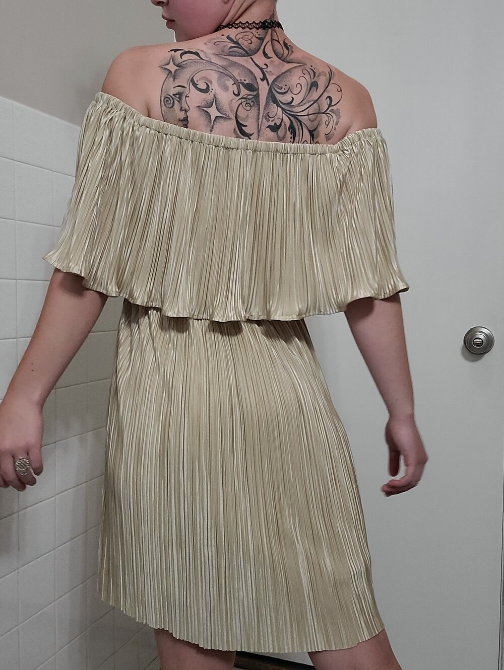 gold dress - Picture 5 of 8